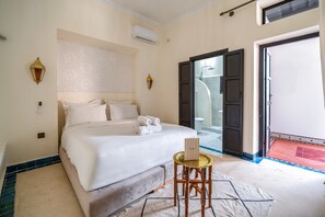 Standard Double Room | Free WiFi