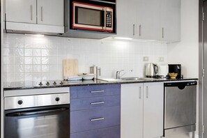 Unclassified image, 3 of 27, button