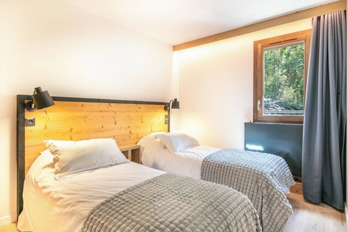 1 bedroom, blackout curtains, free cots/infant beds, free WiFi