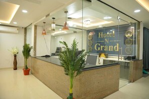 Quầy tiếp tân