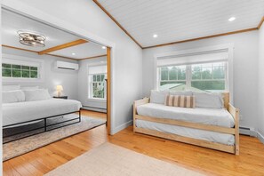 5 slaapkamers, een strijkplank/strijkijzer, gratis wifi, beddengoed