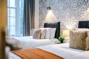 2 bedrooms, iron/ironing board, Internet, bed sheets - Charming 2 bed in York - Sleeps 6 (York)