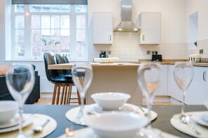 Dining - Charming 2 bed in York - Sleeps 6 (York)