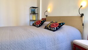 1 室のベッドルーム、WiFi (無料)、ベッドシーツ