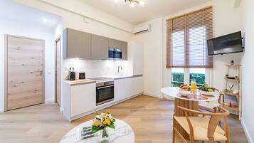Fridge, microwave, oven, dishwasher