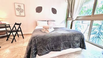 Fer et planche à repasser, Wi-Fi gratuit, draps fournis