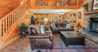 New! Riverfront Retreat Sleeps 12 Ellijay