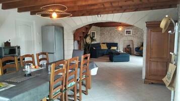 Departamento Deluxe, vista al jardín | Cocina privada