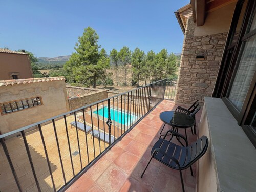 Cal Gabarró - House for 12 people with swimming pool, WiFi, AC and BBQ