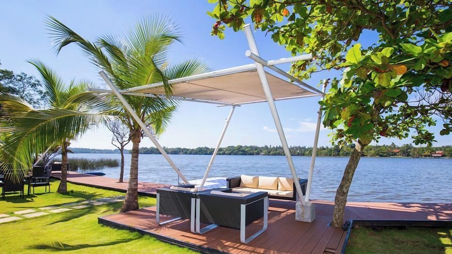 Houseboats By DAE Colombo