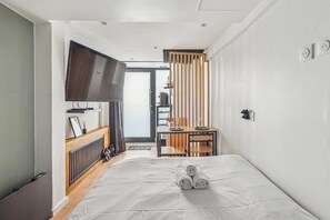 1 chambre, bureau, accĂšs Internet, draps fournis