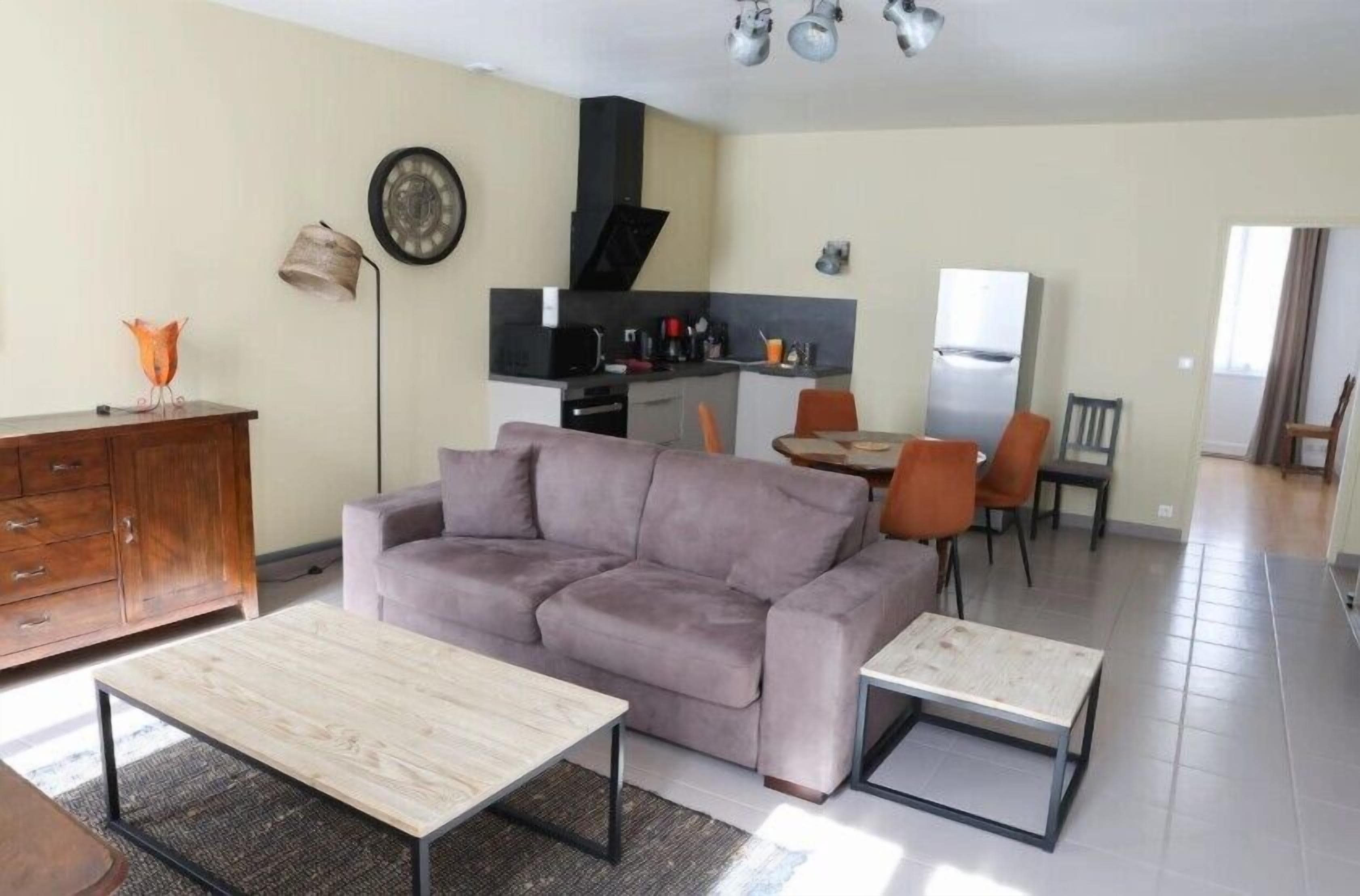 Comfort appartement, uitzicht op de stad | Woonruimte | Televisie