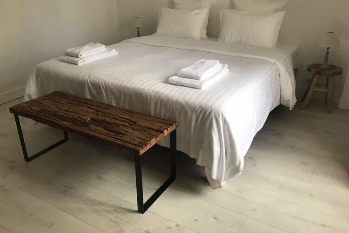 Eenvoudig appartement, uitzicht op de stad | 1 slaapkamer, een strijkplank/strijkijzer, gratis wifi