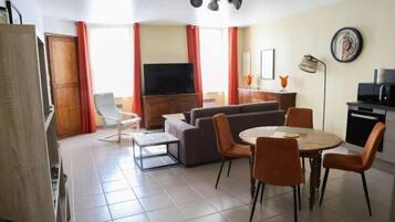 Appartement Confort, vue ville | Coin séjour