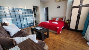 Economy Double Room Single Use, Balcony, Bay View | Minibar, individually decorated, individually furnished, desk - Hotel Antalia (Tbilisi)