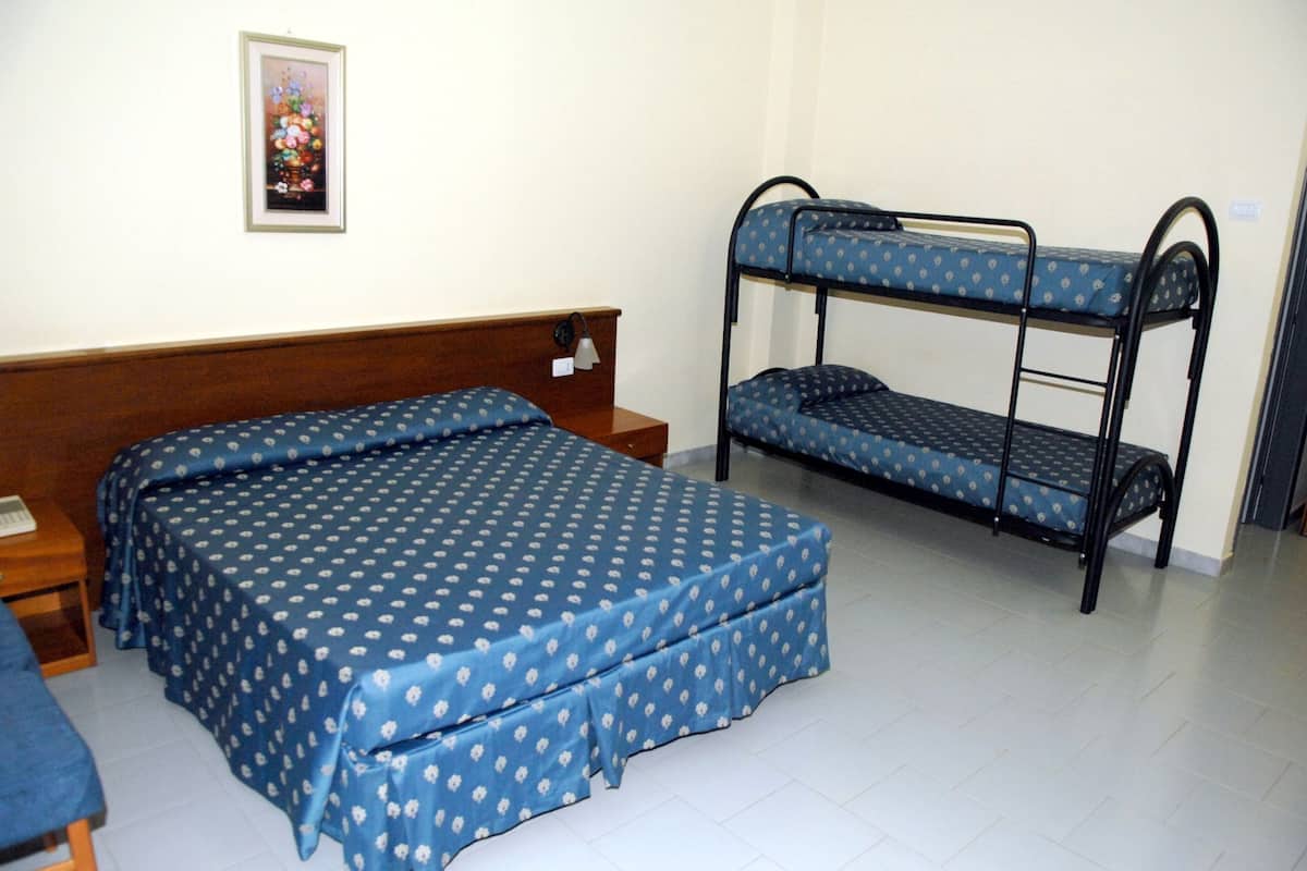 Chambre Quadruple Familiale, balcon