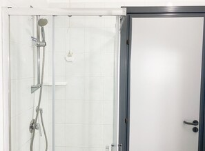 ห้องคอมฟอร์ทดับเบิลหรือทวิน, ระเบียง | ห้องอาบน้ำ