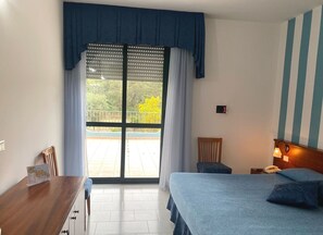 Chambre Confort Double ou avec lits jumeaux, balcon