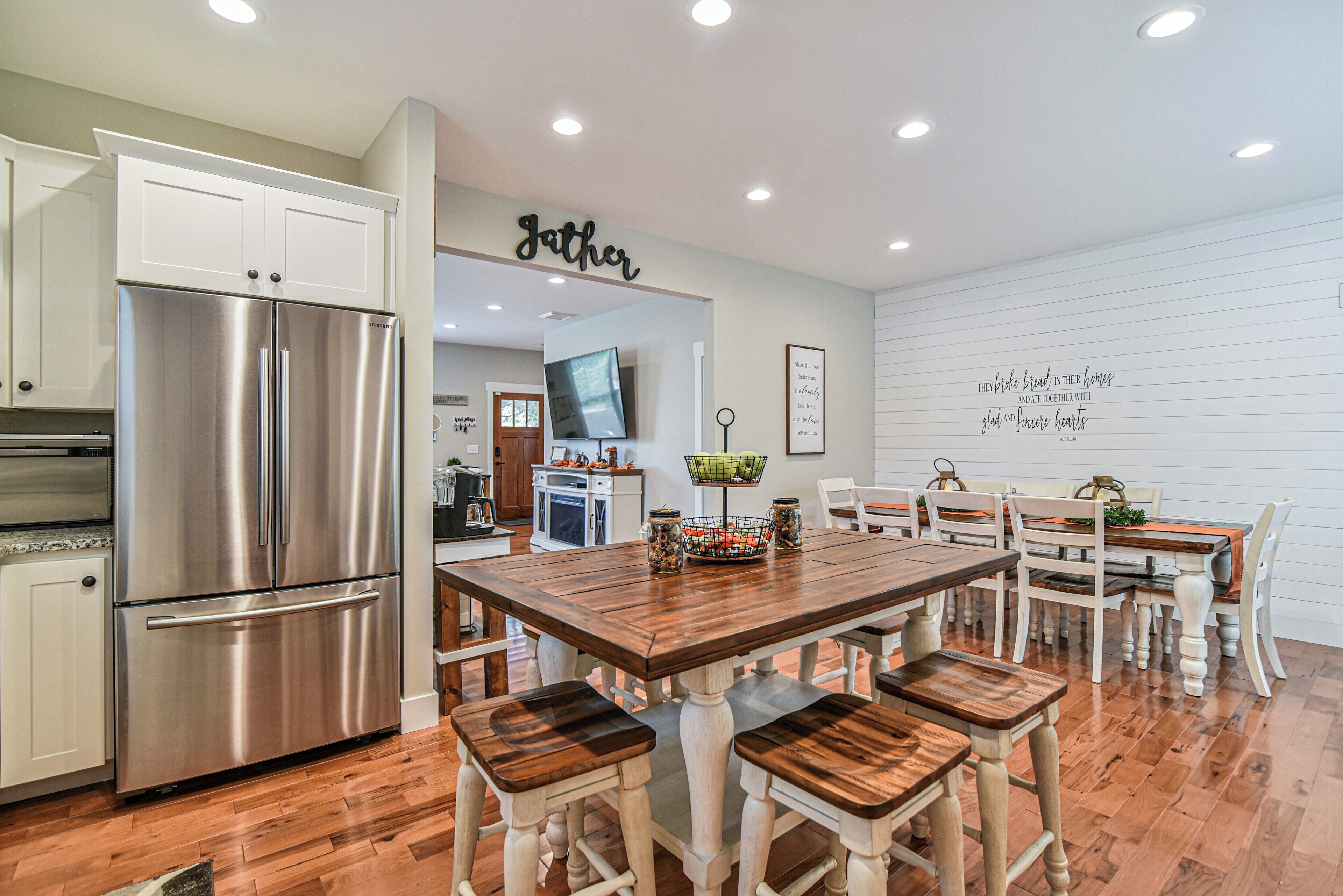 Signature House, 3 Bedrooms, Non Smoking, Patio | In-room dining