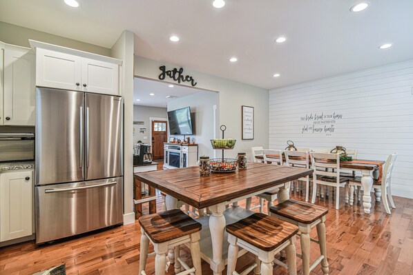 Maison Signature, 3 chambres, non-fumeur, patio | Restauration dans la chambre