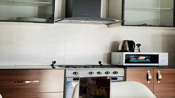 Frigorífic, microones, forn i bullidora elèctrica