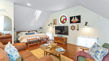 1 bedroom, desk, free WiFi, bed sheets