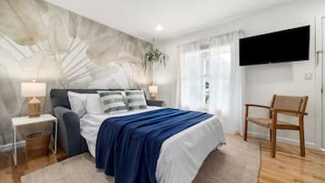 1 bedroom, iron/ironing board, internet, bed sheets