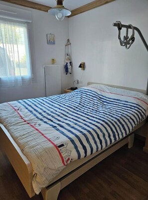 1 dormitorio, tabla de planchar con plancha, wifi gratis