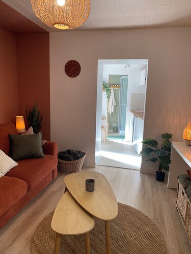 Studio cosy neuf et calme avec cour privative