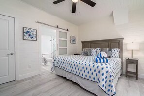 3 bedrooms, iron/ironing board, internet, bed sheets