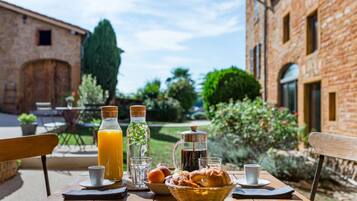 Free daily full breakfast