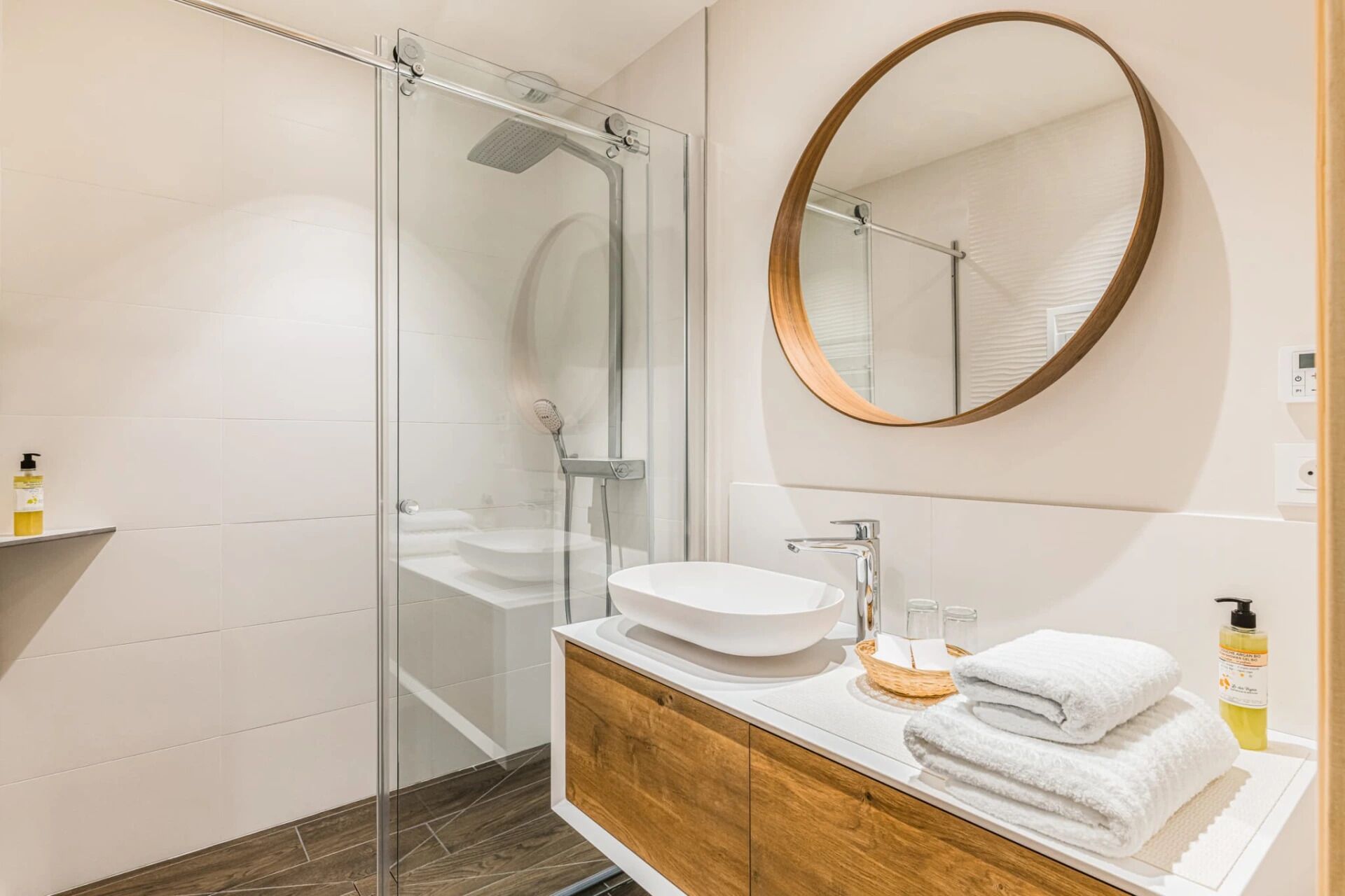 Classic Room | Bathroom