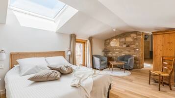 Standard Room | Iron/ironing board, free WiFi