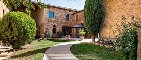 Fachada da propriedade