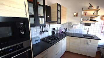 Fridge, microwave, oven, dishwasher