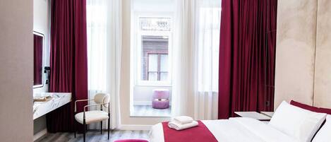 1 bedroom, in-room safe, desk, iron/ironing board