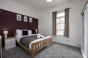 2 camere, ferro/asse da stiro, Wi-Fi gratuito, lenzuola