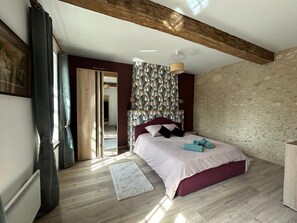 4 chambres, fer et planche Ă repasser, Wi-Fi, draps fournis