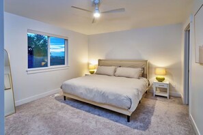 3 bedrooms, desk, iron/ironing board, free WiFi - 3 Bedroom, 4 bed/3 Bath, Close to Mountains, Downtown and Airport (Midvale)