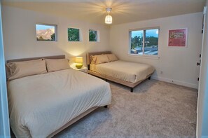3 bedrooms, desk, iron/ironing board, free WiFi