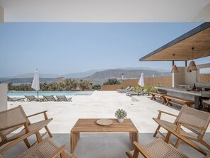 Outdoor dining - Nemia Luxury Residence (Pithari)