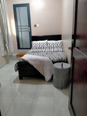 1 chambre, fer et planche à repasser, Wi-Fi, draps fournis
