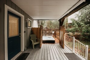 Cabin, 4 Bedrooms, Balcony, Mountain View | Balcony