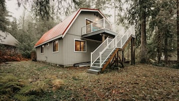 Cabin, 4 Bedrooms, Balcony, Mountain View | Exterior