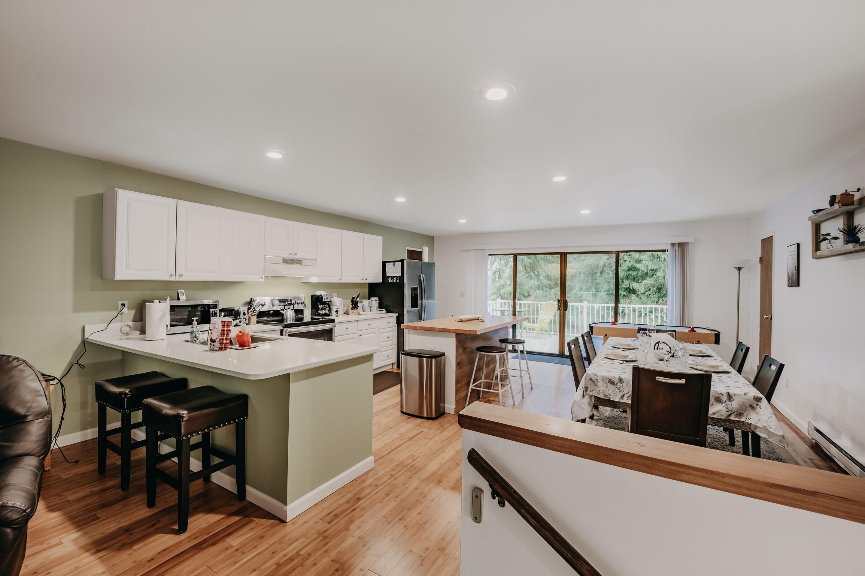 Cabin, 4 Bedrooms, Balcony, Mountain View | Interior