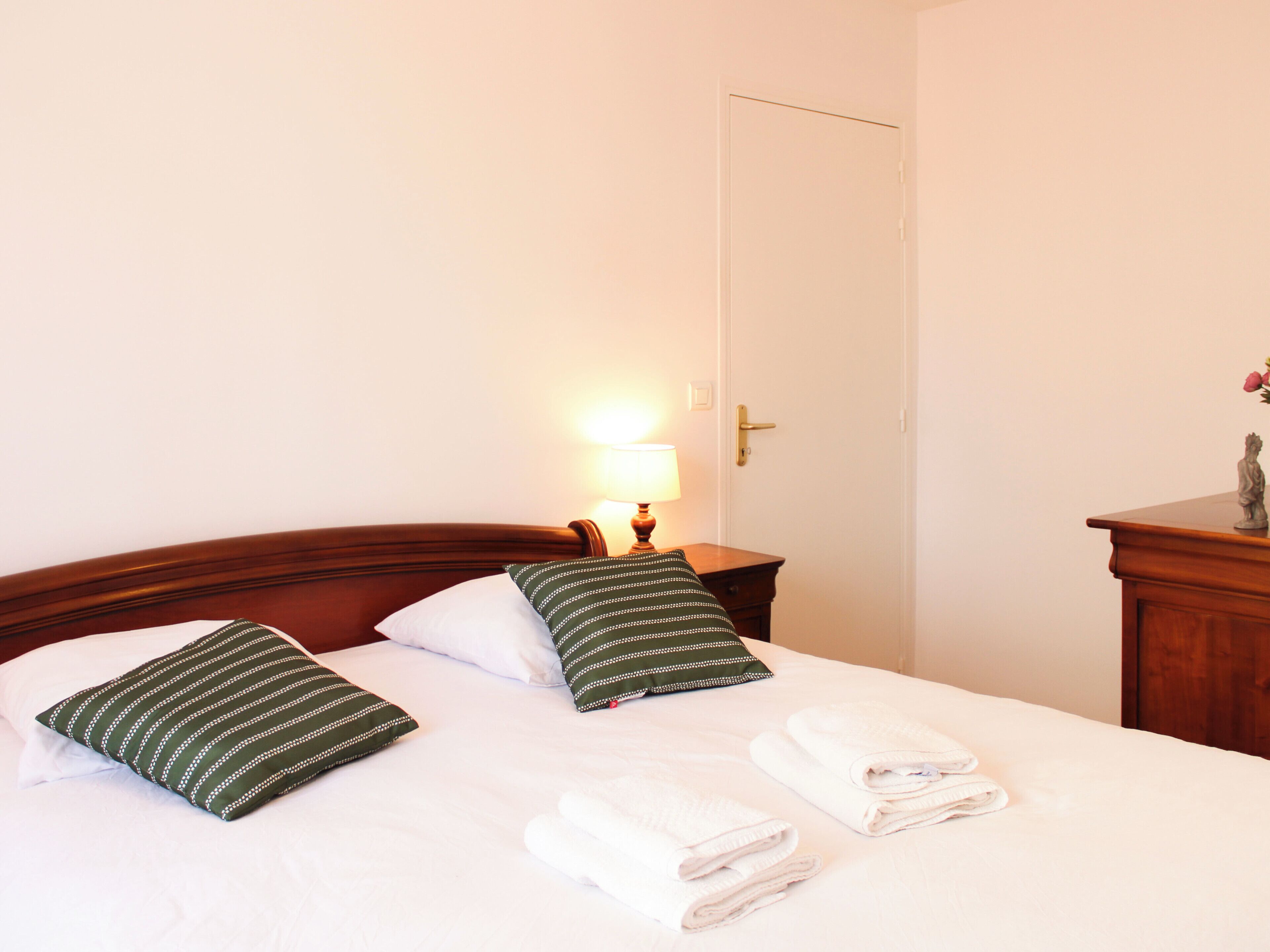 2 slaapkamers, een strijkplank/strijkijzer, wifi, beddengoed