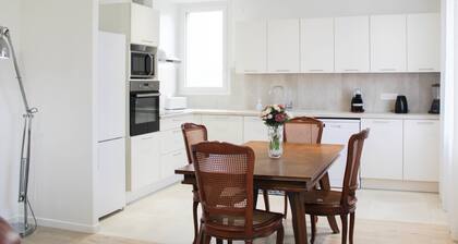Renovated 2-bedroom apartment