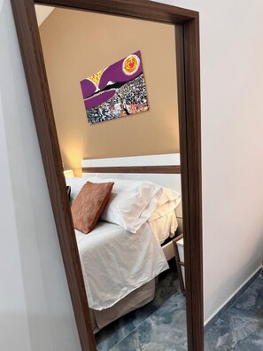 In-room safe, blackout curtains, iron/ironing board, free WiFi - Borgo 1313 Napoli (Naples)