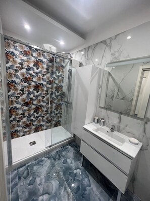 Bathroom - Borgo 1313 Napoli (Naples)