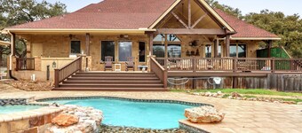 Piece of Haven A Hill Country Retreat for 7!